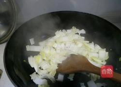 白菜炒油面筋的做法图解5