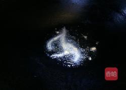 椒盐炸泥鳅的做法图解6