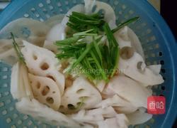 糖醋藕片的做法图解1