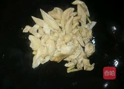 洋葱炒大肠的做法图解2