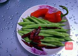 鸡脯肉炒四季豆的做法图解2
