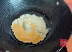 木耳鸡蛋炒黄瓜的做法图解3