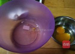 抹茶蛋糕卷的做法图解1