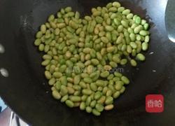 豆米炒火腿的做法图解2