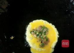 蒸煎鸡蛋饺的做法图解3