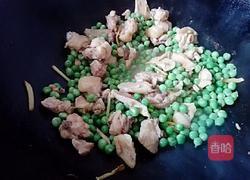 碗豆鸡肉饭的做法图解5