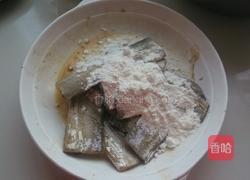 干煎带鱼的做法图解2