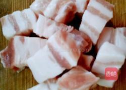 猪肉酸菜炖粉条的做法图解3