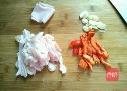 包菜炒五花肉的做法图解2