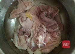 猪肚蒸蛋的做法图解1