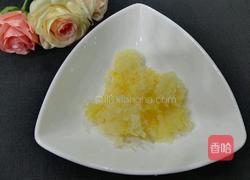 银耳百合莲子羹的做法图解3