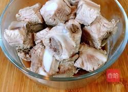 南瓜白果排骨的做法图解1