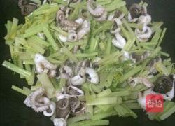芹菜炒章鱼的做法图解6