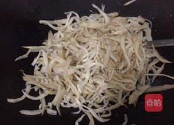 猪肉炒头菜丝的做法图解3