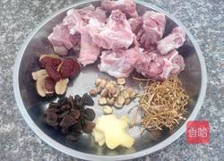 虫草花猪骨汤的做法图解1