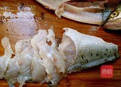 家常酸菜鲈鱼的做法图解3