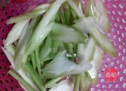 鱿鱼爆炒西芹的做法图解6