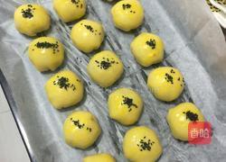 芝麻蛋黄酥的做法图解13