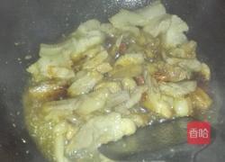 酸菜炒五花肉的做法图解3