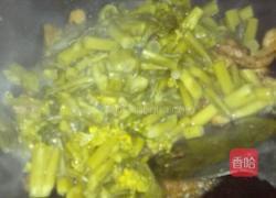 酸菜炒五花肉的做法图解4