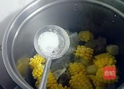 山药玉米板骨汤的做法图解6