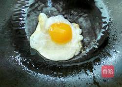 香煎荷包蛋(煎鸭蛋)的做法图解5