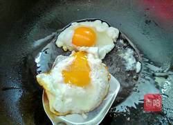 香煎荷包蛋(煎鸭蛋)的做法图解6