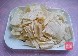 腐竹炒肉片的做法图解2
