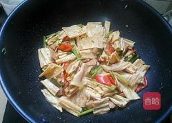 腐竹炒肉片的做法图解8