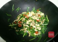 韭菜炒鸭肠的做法图解13