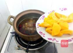 红枣桂圆木瓜汤的做法图解5