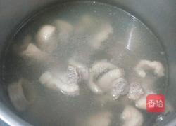 荸荠酸菜鸭肉汤的做法图解3