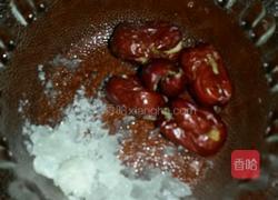 冰糖红枣炖雪梨的做法图解1