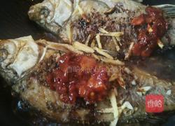 香芹烧河鲫鱼的做法图解5