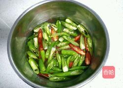 尖椒炒面筋的做法图解3