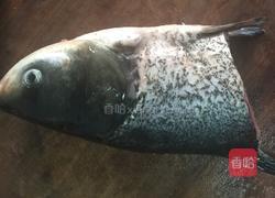 鱼头豆腐煲的做法图解1