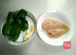 青椒炒鸡丝的做法图解1