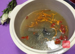 虫草花枸杞炖乌鸡汤的做法图解4