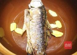 鲫鱼金针菇汤的做法图解6