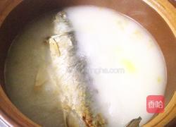 鲫鱼金针菇汤的做法图解8