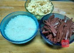 猪血大米粥的做法图解2