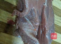 牛肉胡萝卜馅饺子的做法图解1