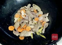 白玉菇猪杂汤的做法图解3
