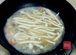 白玉菇猪杂汤的做法图解4