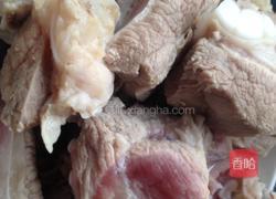 清淡排骨汤的做法图解2