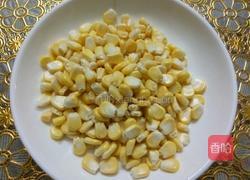 火腿肠玉米粒的做法图解1