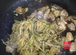 黄花菜干烧肉的做法图解9