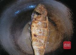 黄鱼烧咸菜的做法图解3