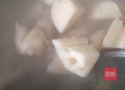 莲藕猪蹄汤的做法图解4