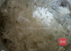 银耳小米粥的做法图解7